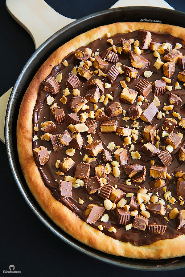 pix Reese's Puff Pizza peanut butter cup pizza cleobuttera