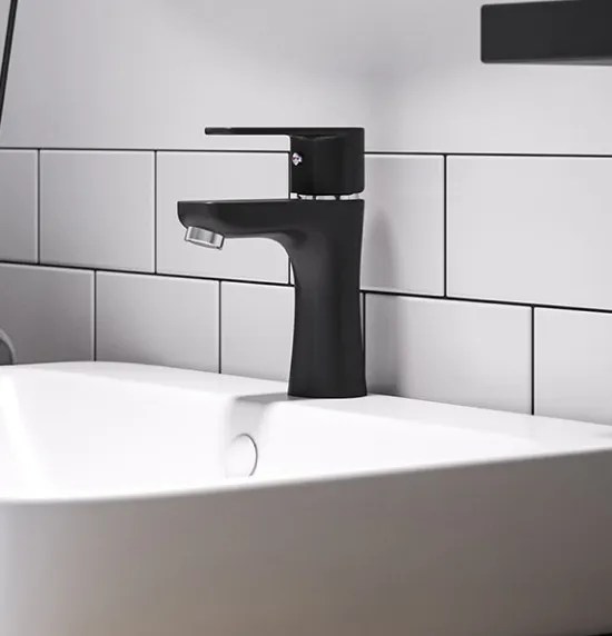 Смеситель FERRO SQUARE Black BAQ2BLC (умывальник)
