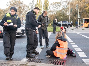 activists block road