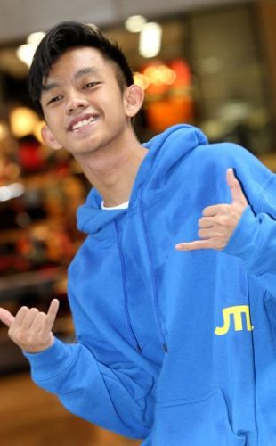Umur Ismail Izzani / Mak Ismail Izzani Amirctzx