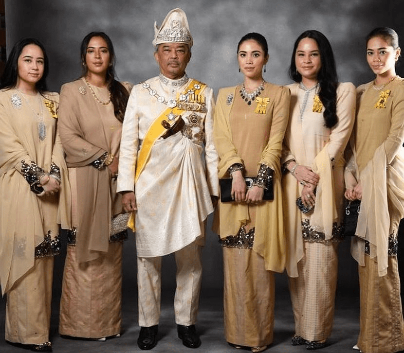 If berlaku, buyer contact direct dengan owner. Rizalman Kongsi Pengalaman 15 Tahun Jadi Tukang Jahit Tunku Azizah Dan Al Sultan Abdullah Hiburan Mstar