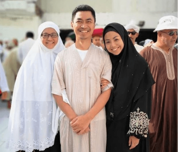 Suami ada yang menyembunyikan perkahwinan dari isteri pertama. Anak Tpm Nurul Dan Madunya Patut Jadi Contoh Seronok Berkongsi Kasih Semasa Mstar