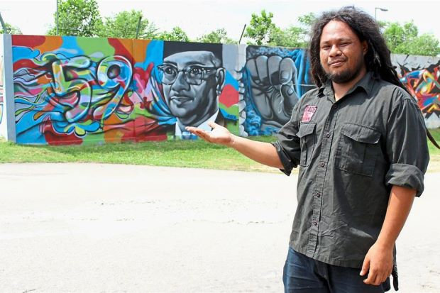 Namun lukisan ini menjadi catatan yang penting, bahwa meskipun affandi mengabaikan teknik pada karya ekspresionisnya, ia dapat melakukan teknik lukis realistik (naturalis tepatnya). Mural Merdeka Abadikan Potret Tunku Abdul Rahman Semasa Mstar