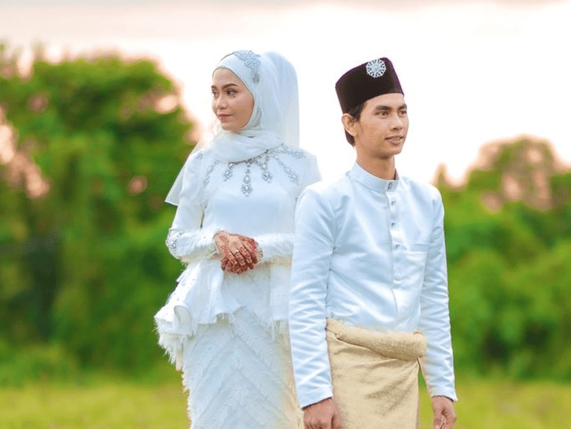 Awal tu aku pun rasa nak sewa baju nikah jugak. Berderai Air Mata Pengantin Lelaki Ketika Ditanya Tok Kadi Soalan Ini Saya Bagi Dia Tisu Selepas Nikah Saya Menangis Juga Viral Mstar
