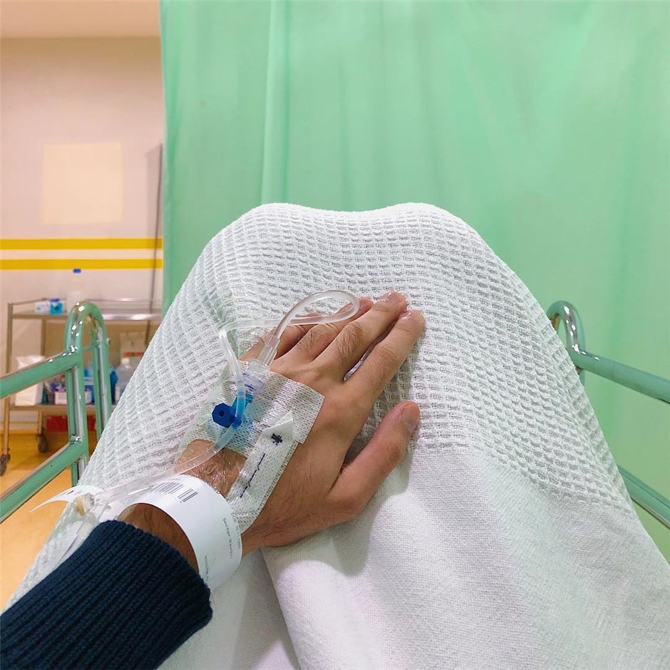 Hospital Gambar Tangan Perempuan Masuk Air / Emilinda Pengalaman Kali Pertama Dimasukkan Ke Hospital