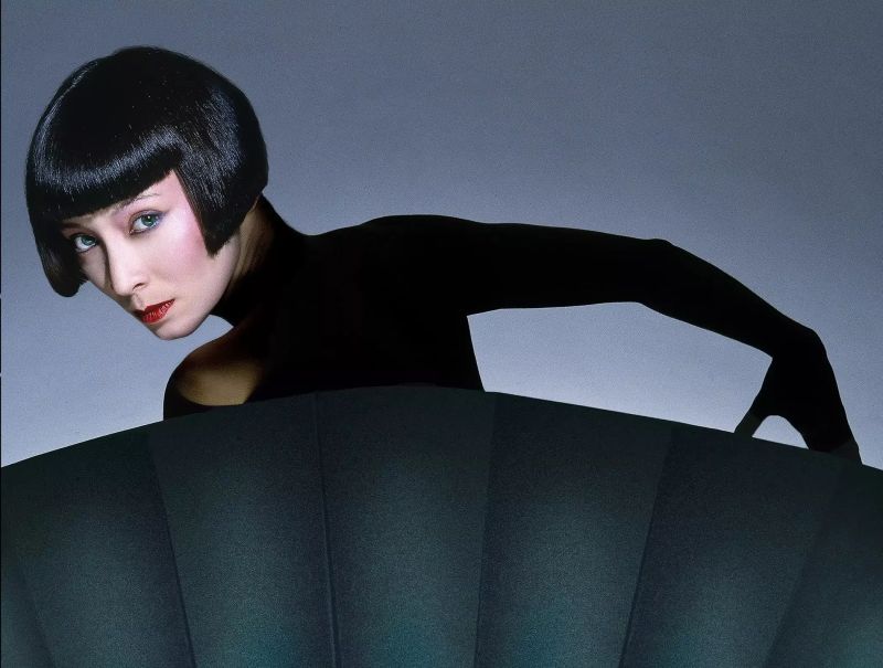 Bio Clive Arrowsmith - Modern HD Mountain Illustrations | Free Download