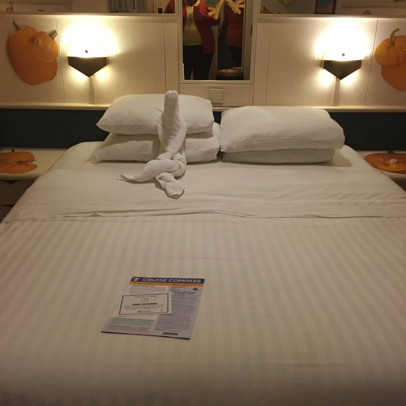 Large Interior Stateroom Cabin Category Sk Vision Of The Seas