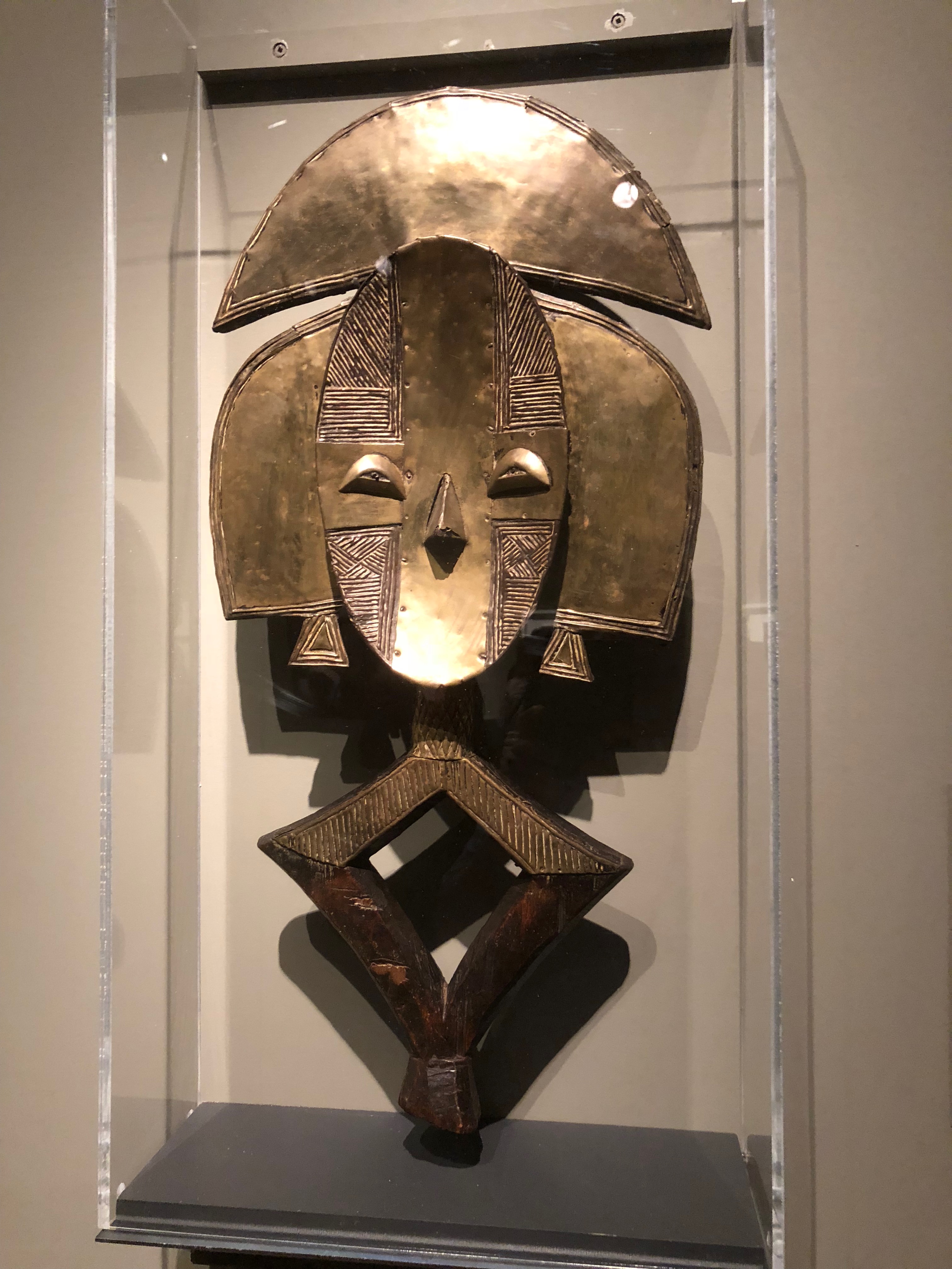 Gardien de reliquaire ngulu (Artiste Kota, Congo, fin XIXe-début XXe s.)