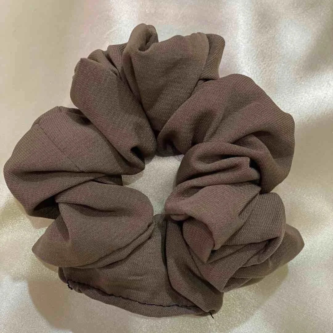 chic twist scrunchies