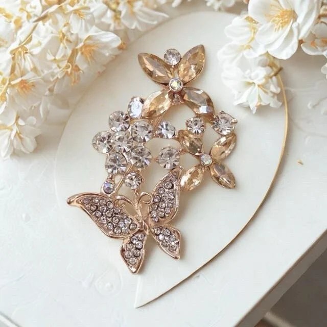 Moderna Pearlette Brooch