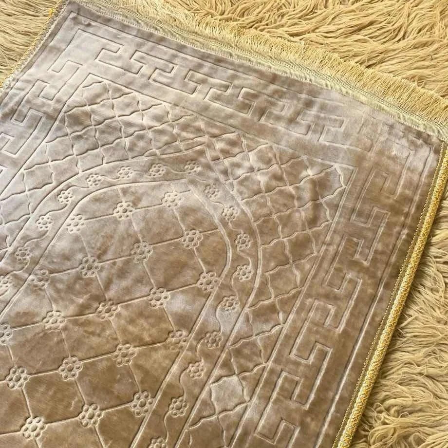Velvet Embossed Prayer Mat