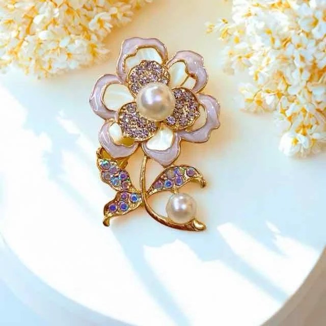 Shynelle Rhineluxe Brooch
