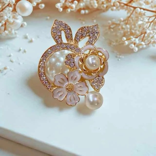 Shynelle Rhineluxe Brooch