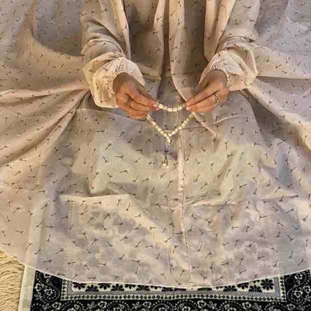 Printed Namaz Chadar with sleeves CLOTHIFYDOTPK