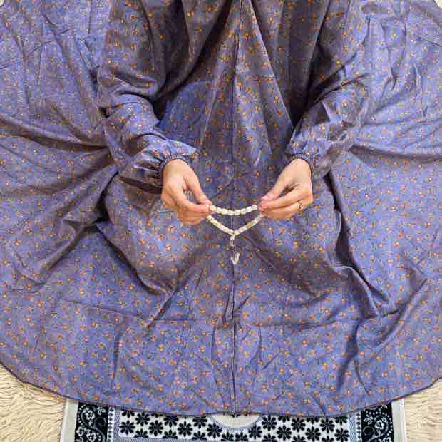 Printed Namaz Chadar with sleeves CLOTHIFYDOTPK
