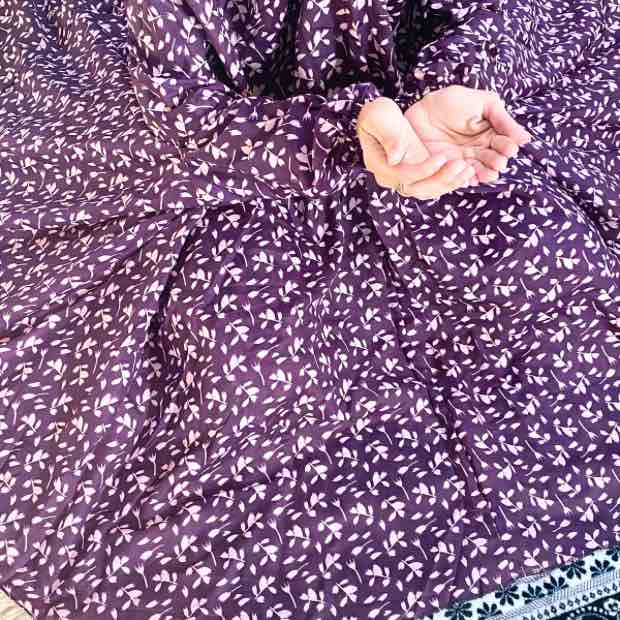 Namaz Chadar with sleeves CLOTHIFYDOTPK