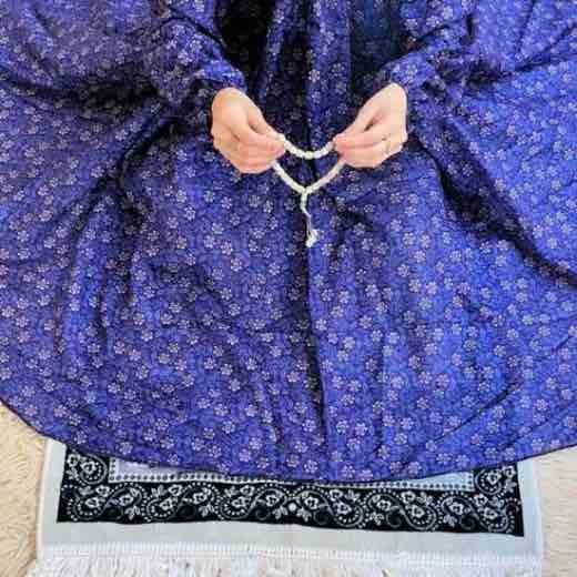 Printed Namaz Chadar with sleeves CLOTHIFYDOTPK