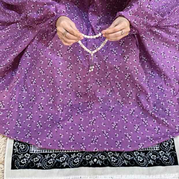 Printed Namaz Chadar with sleeves CLOTHIFYDOTPK