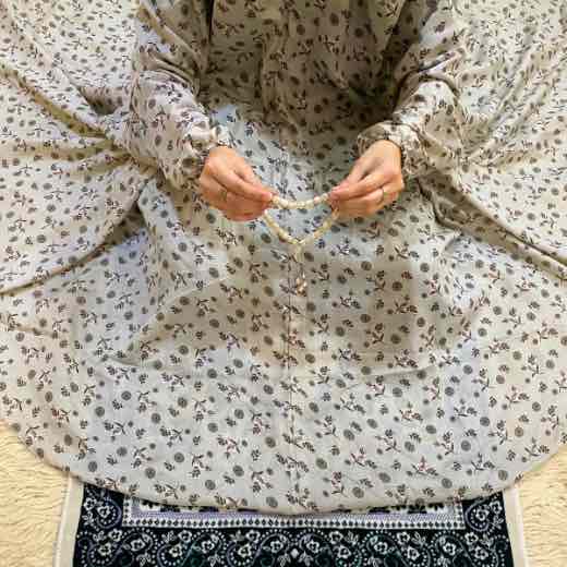 Namaz Chadar with sleeves Irani Chadar CLOTHIFYDOTPK