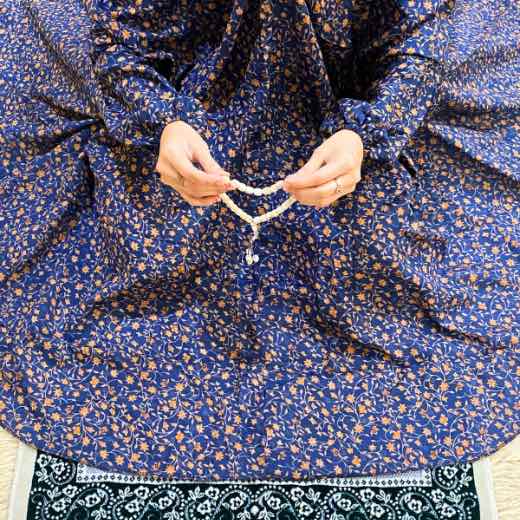 Namaz Chadar with sleeves Irani Chadar CLOTHIFYDOTPK