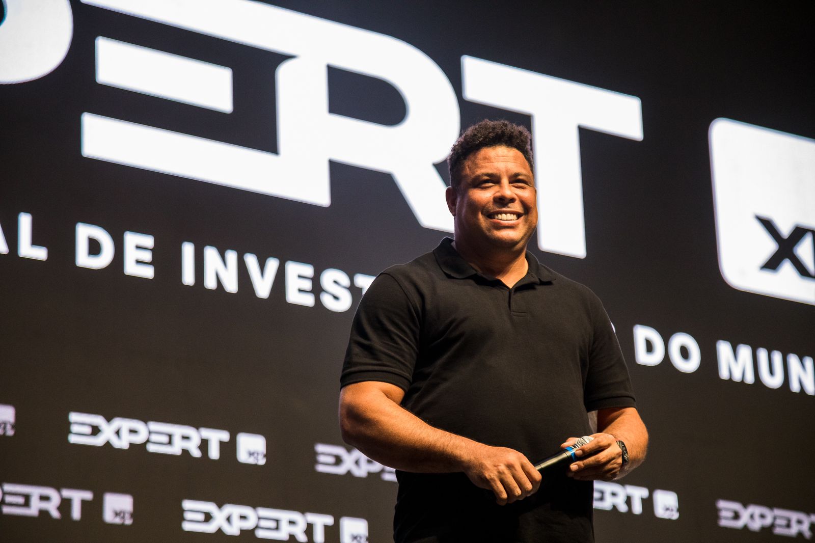 Ronaldo Fenômeno anuncia documentário sobre sua vida!