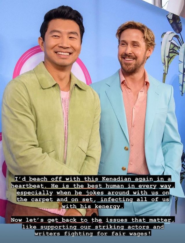 Chris Diversidade Nerd on X: A dancinha de Simu Liu no trailer de Barbie referenciando quando ele virou meme devido as fotos de quando foi ator de banco de imagens. Ícone!