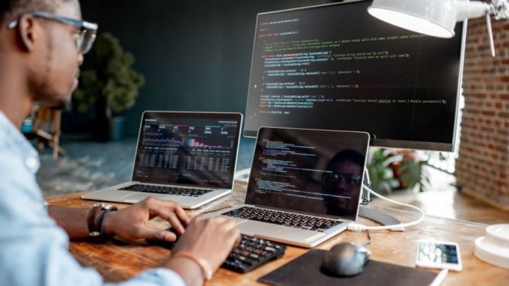 Tips for Maintaining a Routine While Working From Home