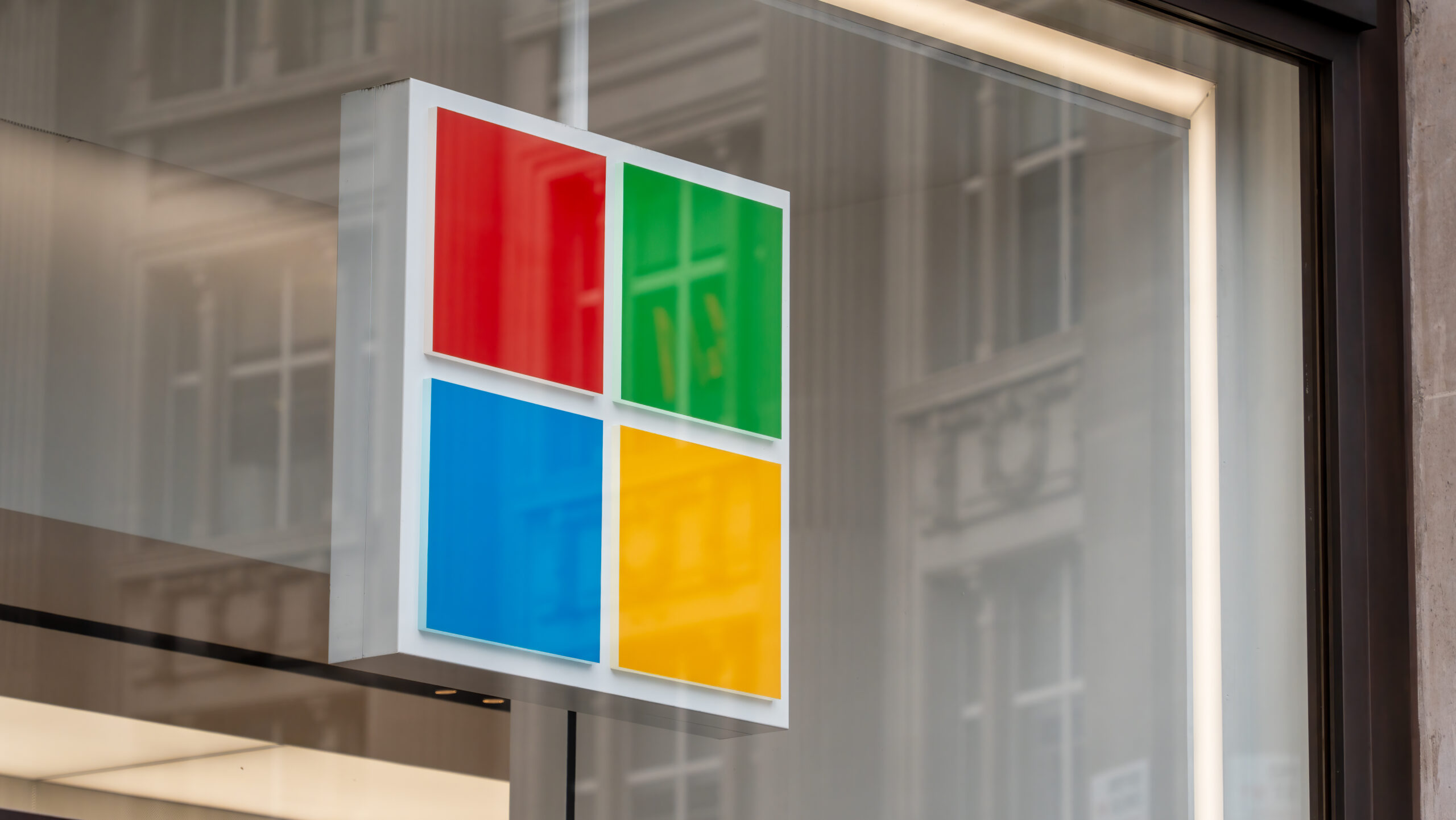 Microsoft Unveils Fara-7B: The AI That Can Use Your Computer for You (2026)