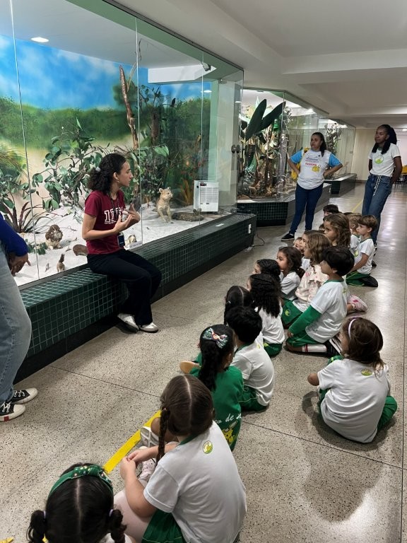 Foto 25 de Visita dos Grupos IV e V à Escola da Ciência e Biologia