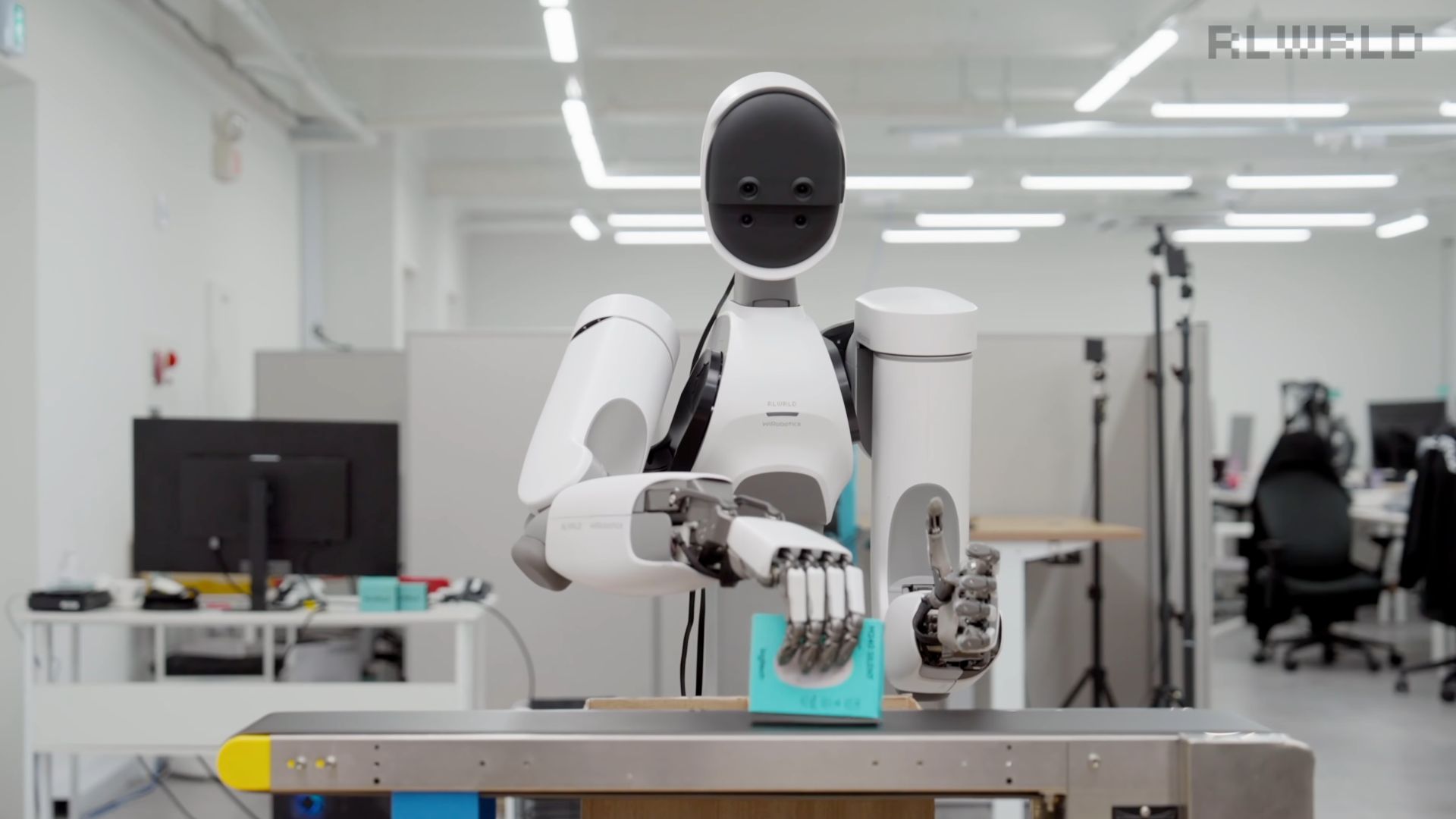 Humanoid Robot Sorts Objects with Vision and Memory: AI Dexterity Showcase (2026)