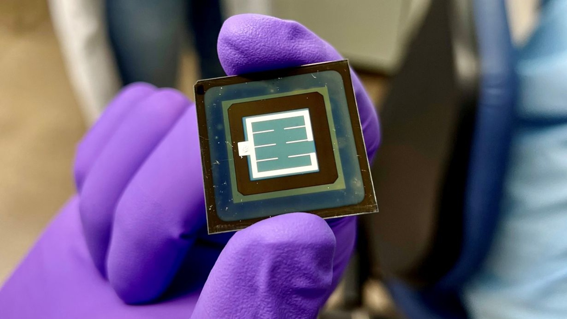 Perovskite Solar Cells Hit 24.3% Efficiency with New 10-Minute Vacuum Process (2026)