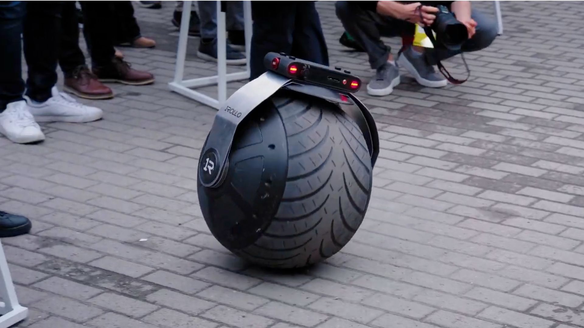 World's First Autonomous Monowheel Security Robot: Smarter Patrols & Cost-Efficient Surveillance (2026)