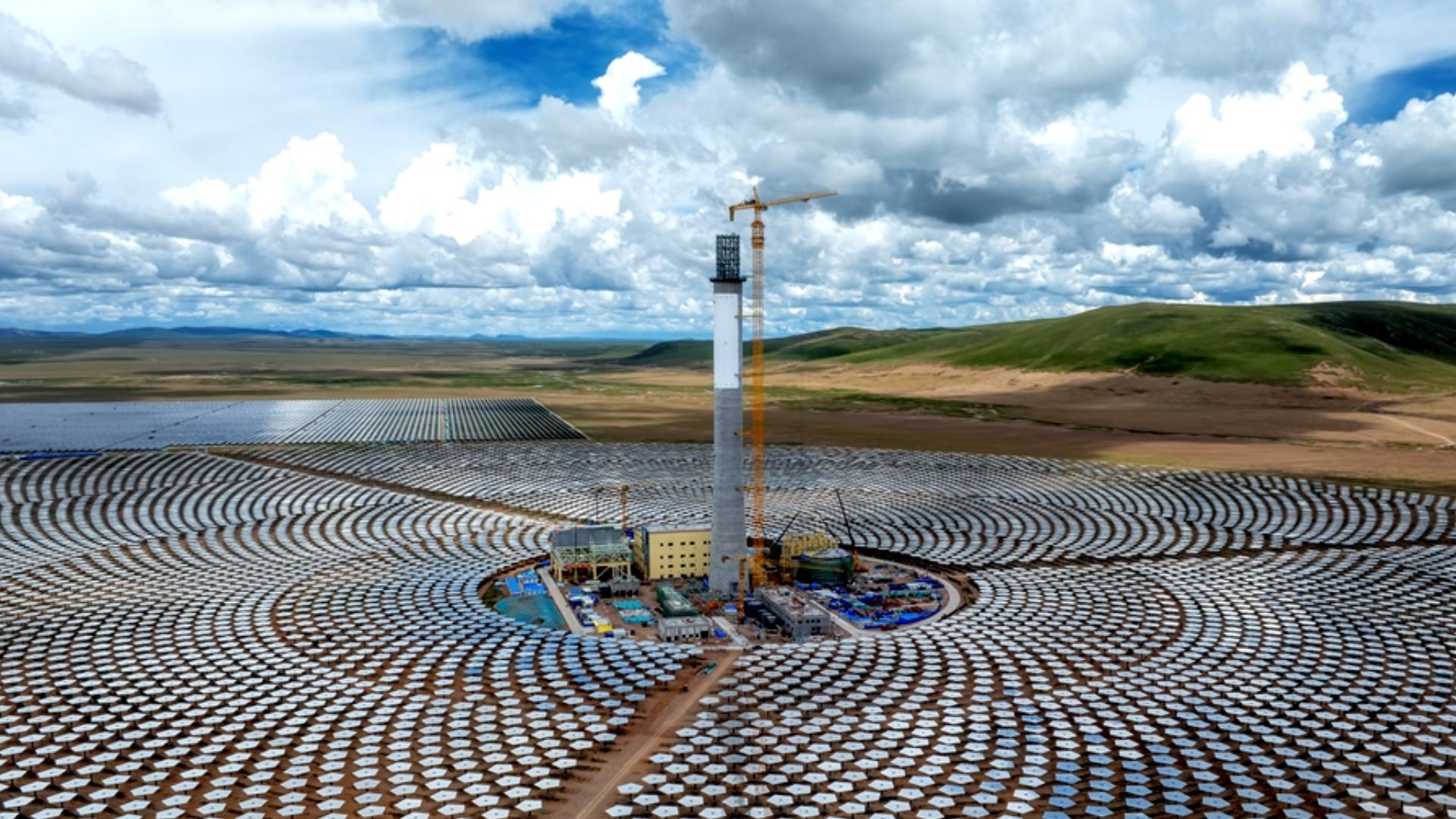 China's New Solar Power Plant: Over 15,000 Mirrors Installed at World's Highest Altitude (2026)