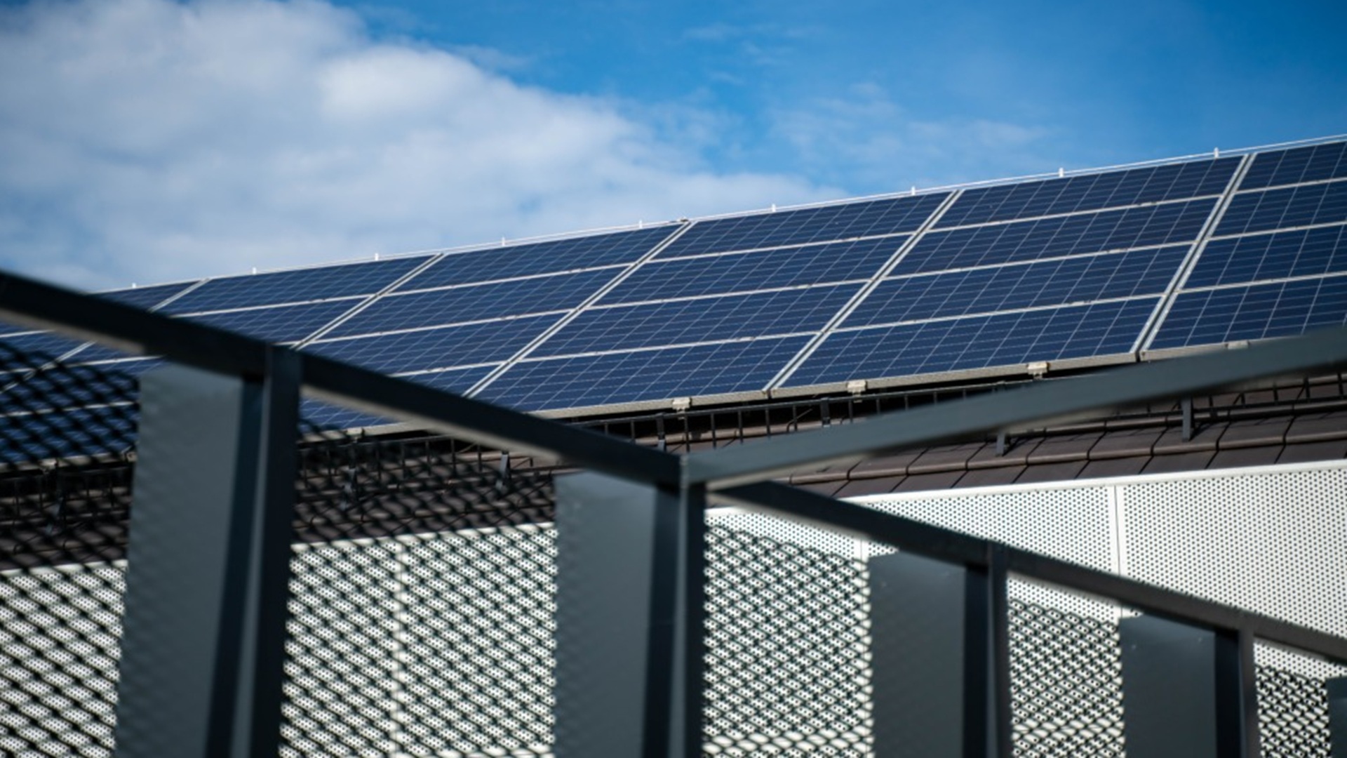 Perovskite Solar Cells: 29%+ Efficiency with Simple Salt Fix (2026)
