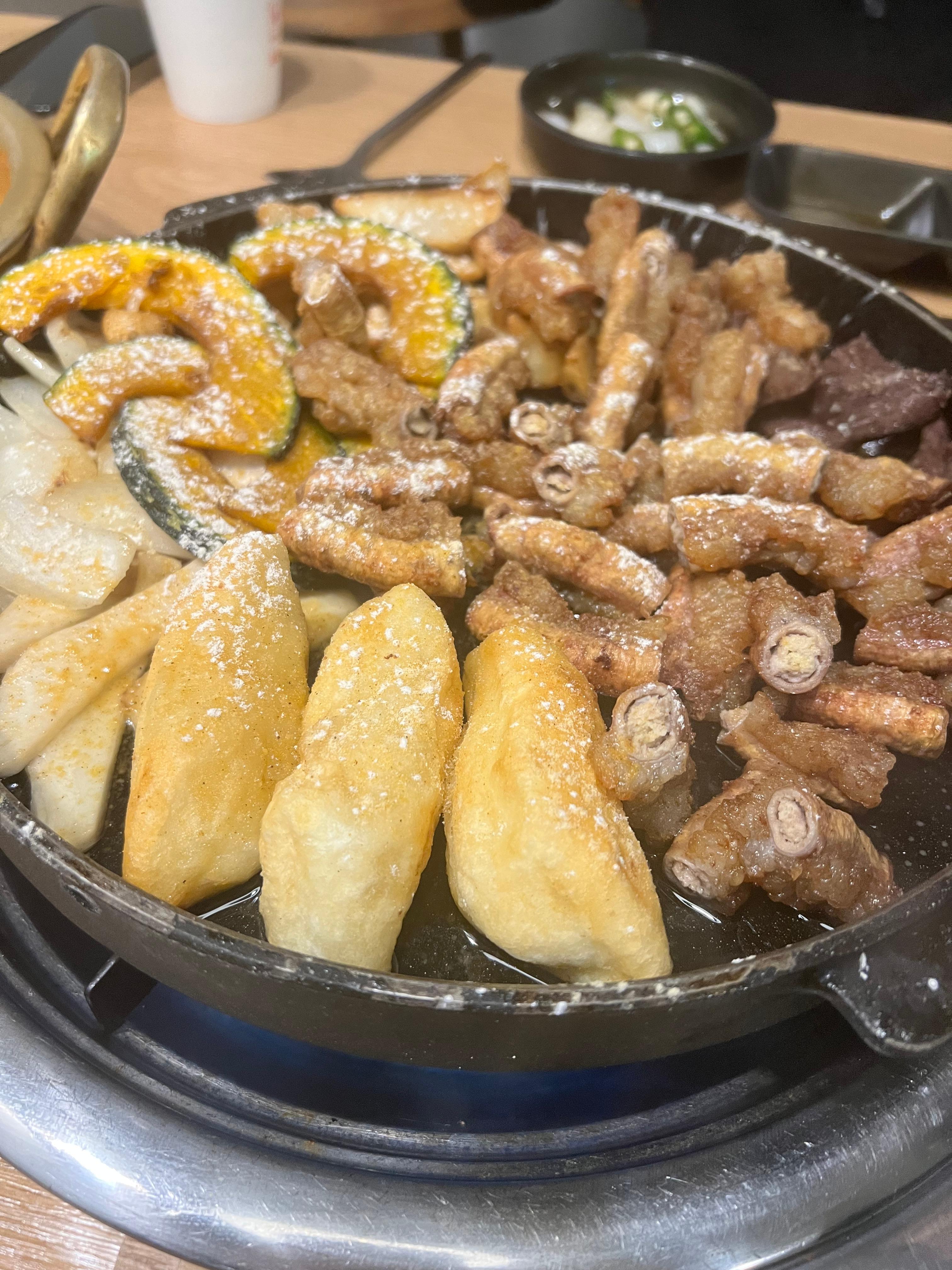 떡이.. 생각이상으로 아주 맛있었다. 곱창은 말할것도 없지만 ㅎㅎㅎㅎ