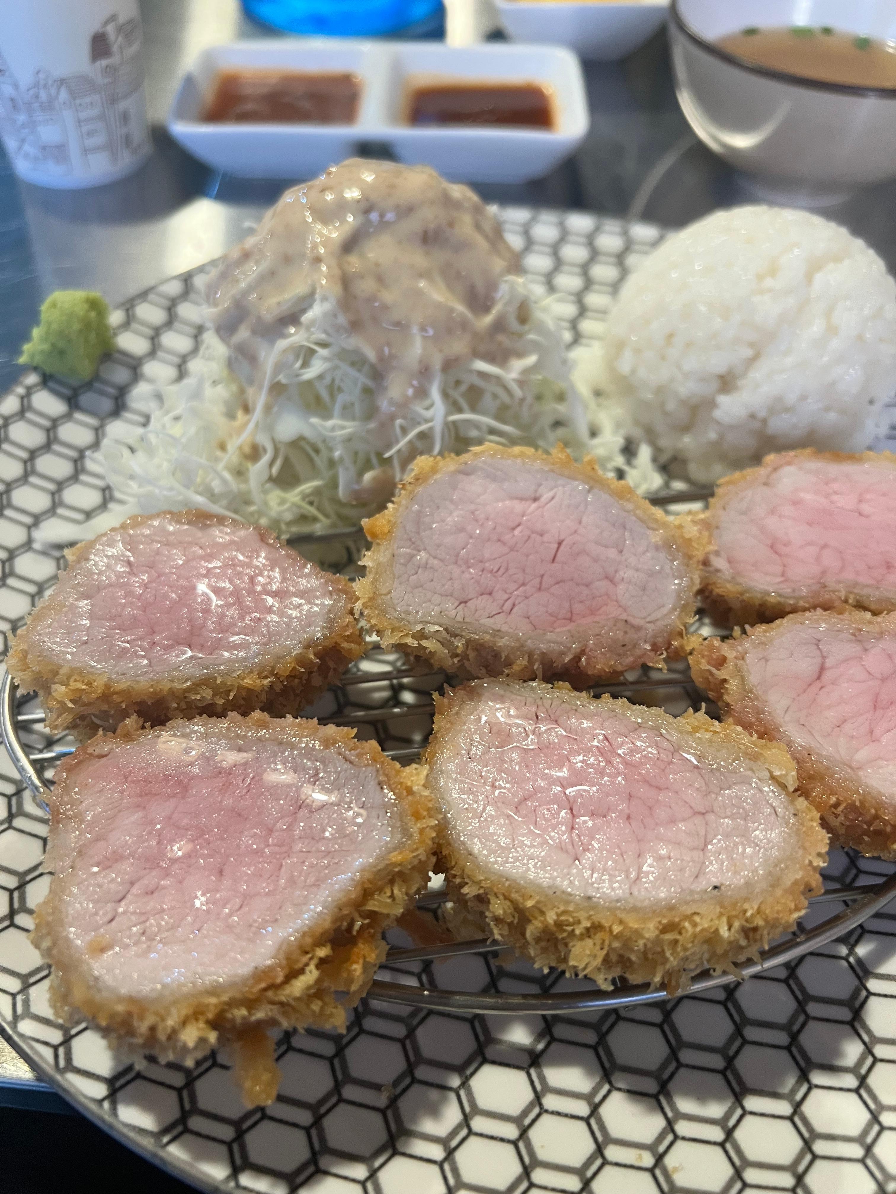 정말 괜찮은 안심돈까스였다. 육즙도 아주 좋았다.