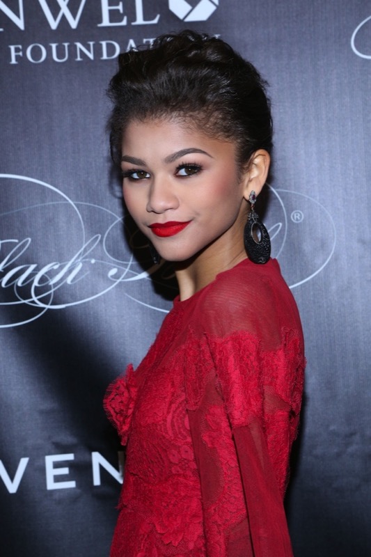 cliomakeup-coolspotting-zendaya-look-capelli-trucchi-smokey-labbra-58