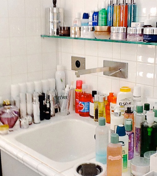 cliomakeup-come-organizzare-trucchi-creme-prodotti-bellezza-18-lavandino