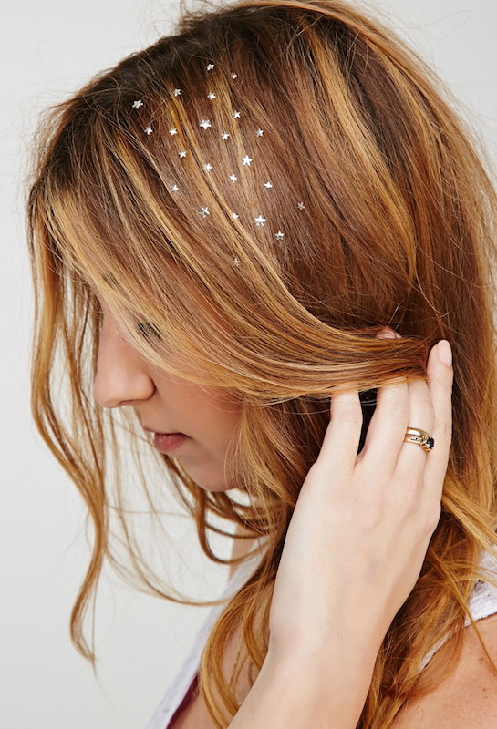 cliomakeup-gioielli-capelli-accessori-eleganti-acconciatura-favola-fermaglio-decorazioni-stelle