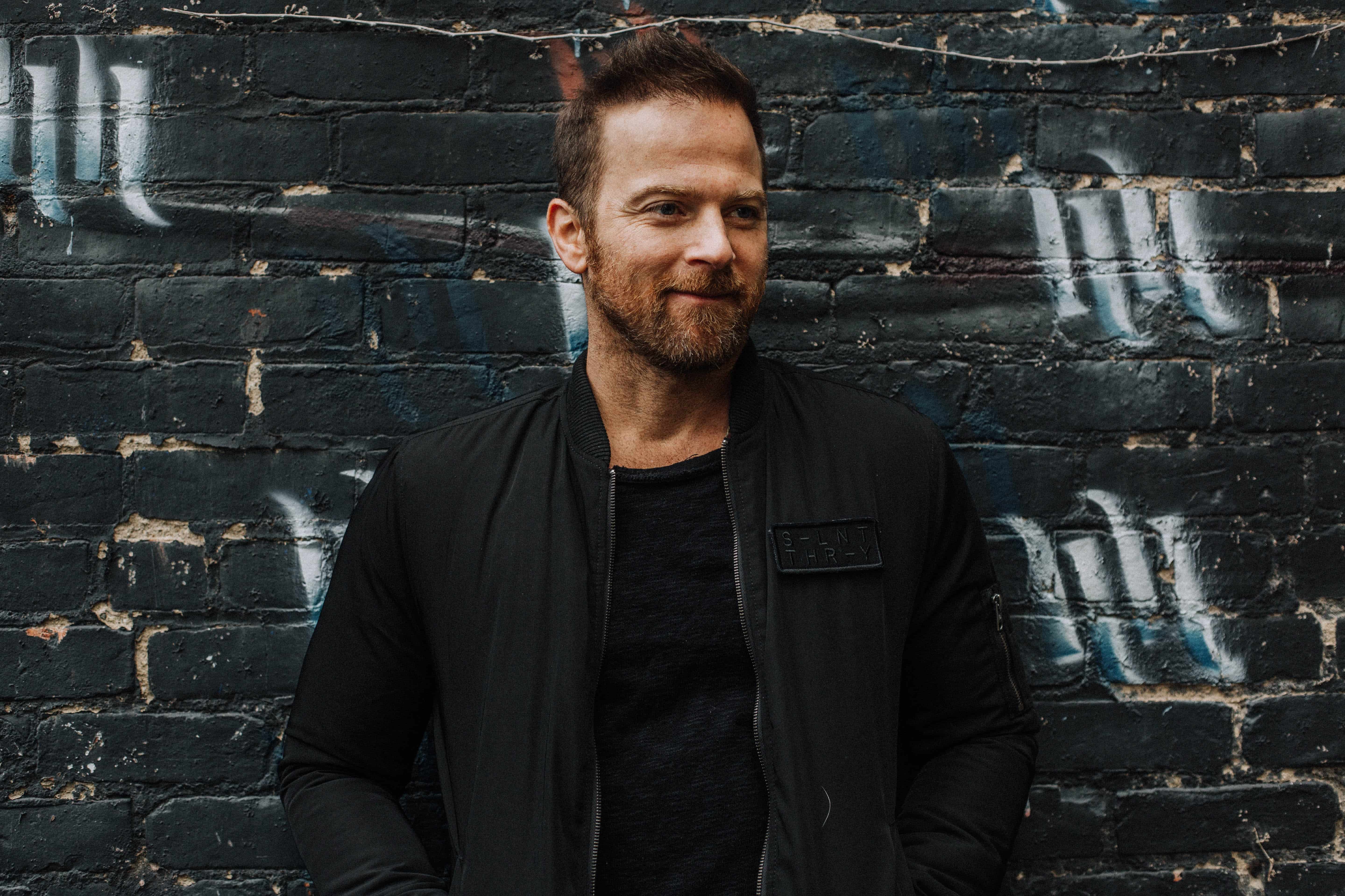 Review Kip Moore Room To Spare The Acoustic Sessions Eine Barenstarke Ep Cntry Aprenda a tocar essa música usando as cifras, tablaturas e versão simplificada com o cifras. cntry