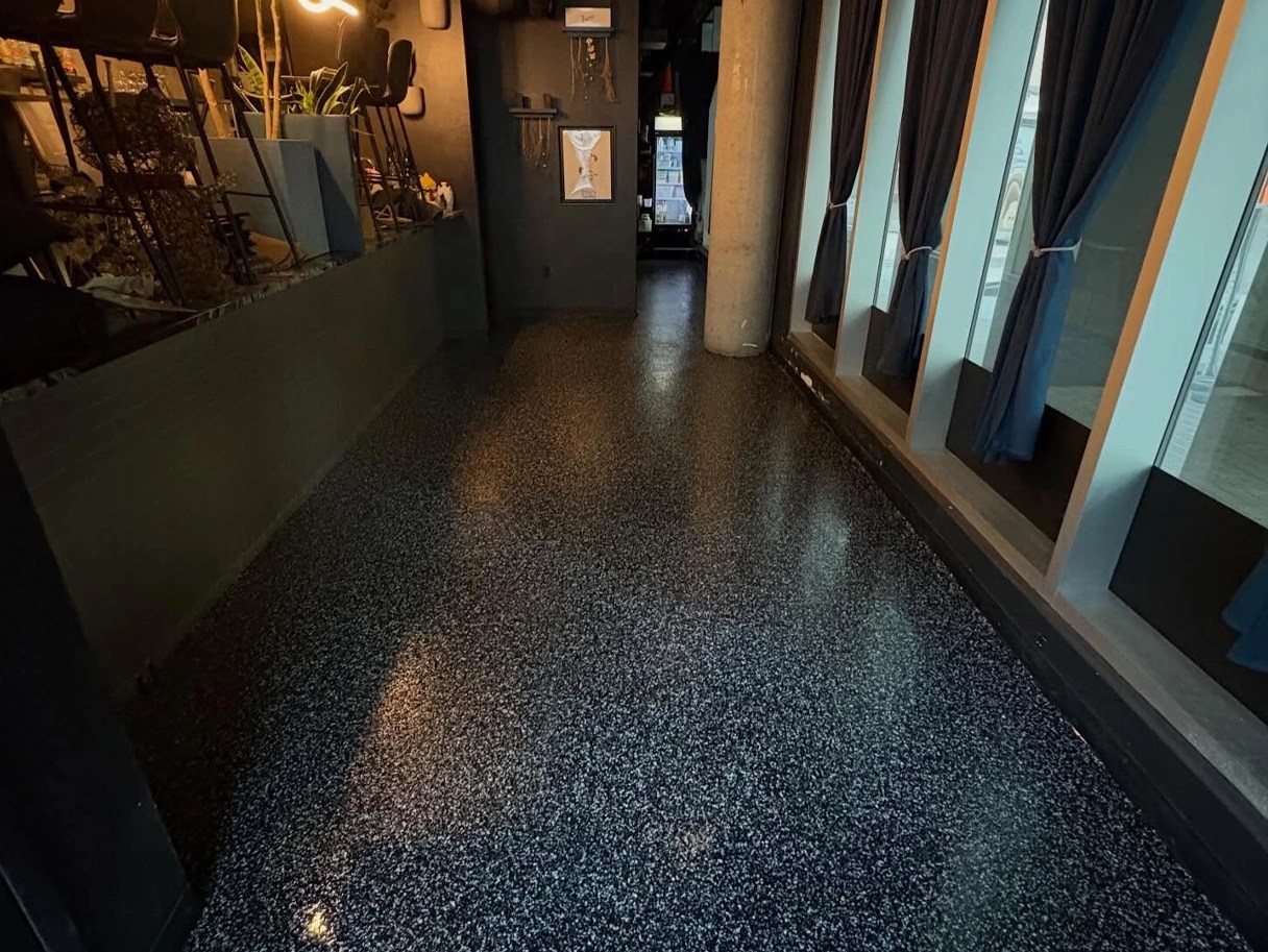 Flake epoxy flooring in Ottawa