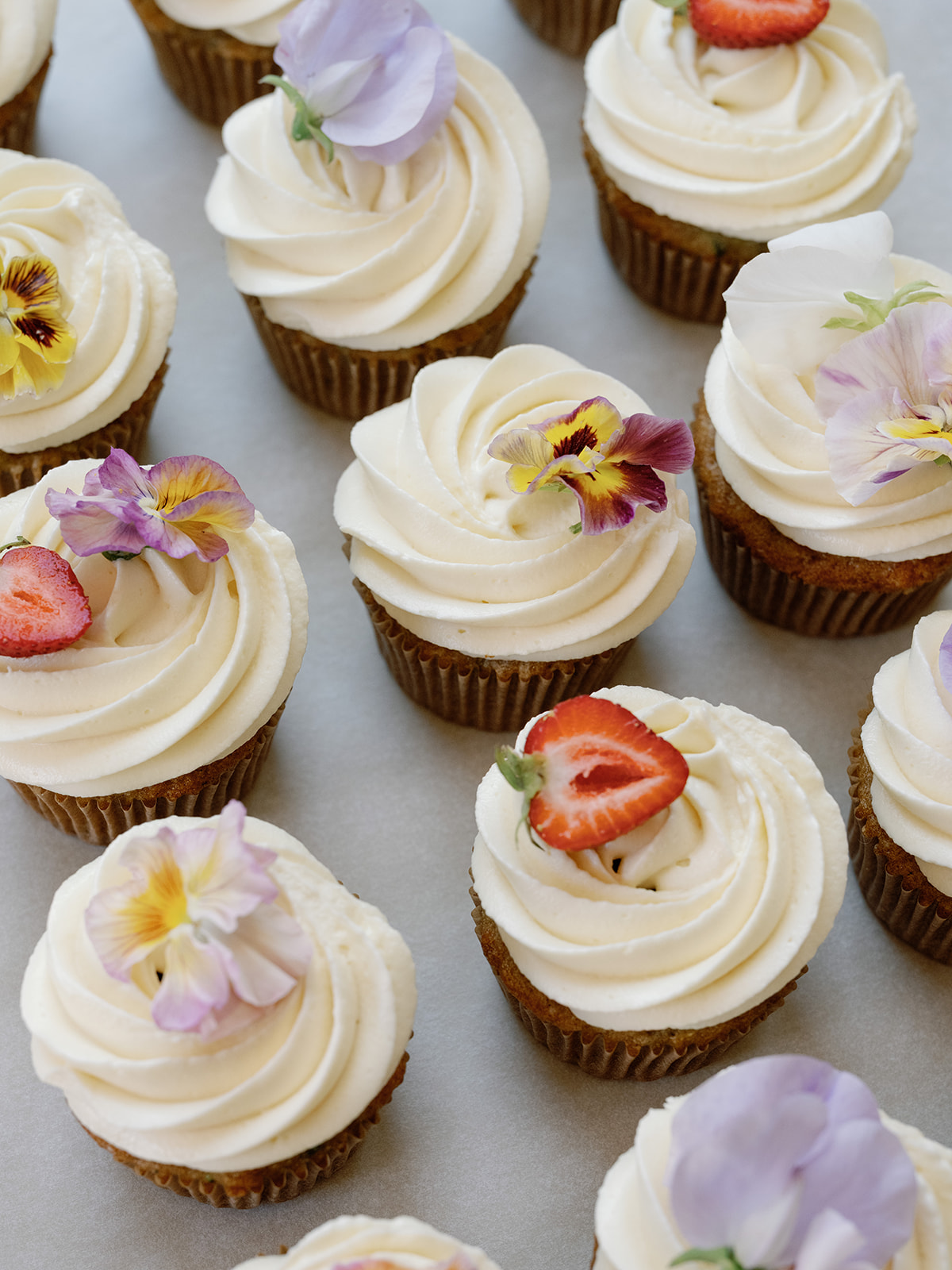 Zucchini Lavender Cupcakes with Mascarpone Frosting - Coco et sel