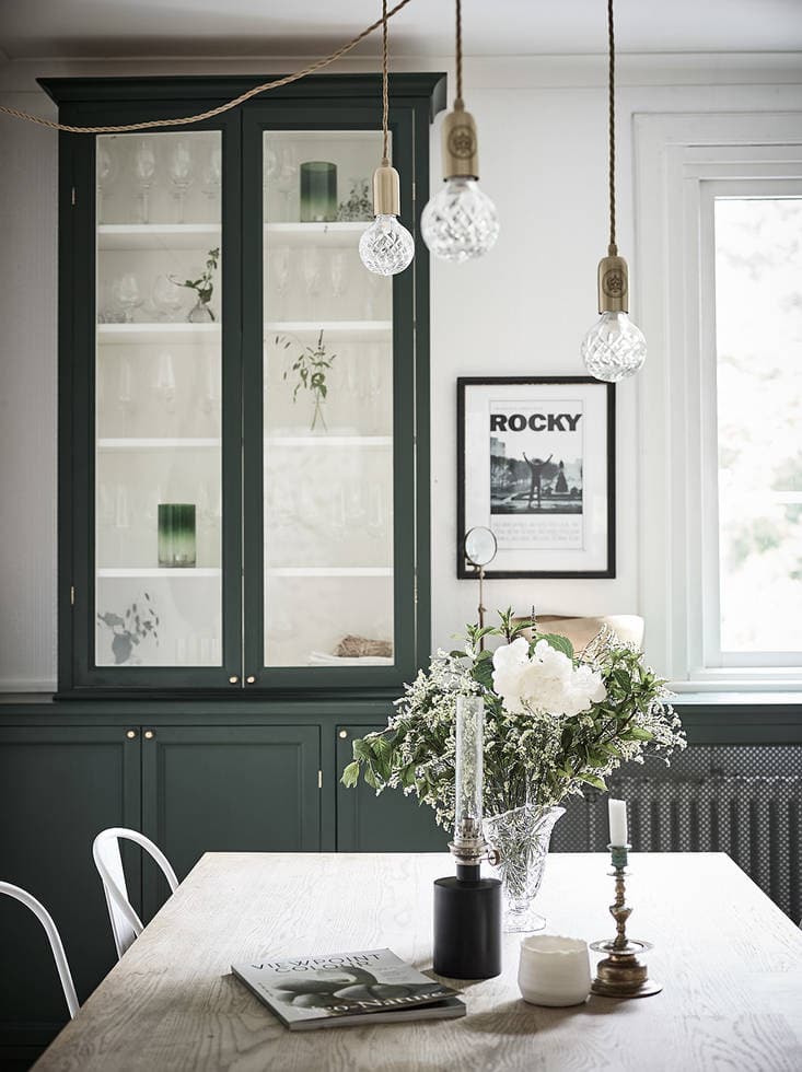 Amazing built in window shelf COCO LAPINE DESIGNCOCO LAPINE DESIGN