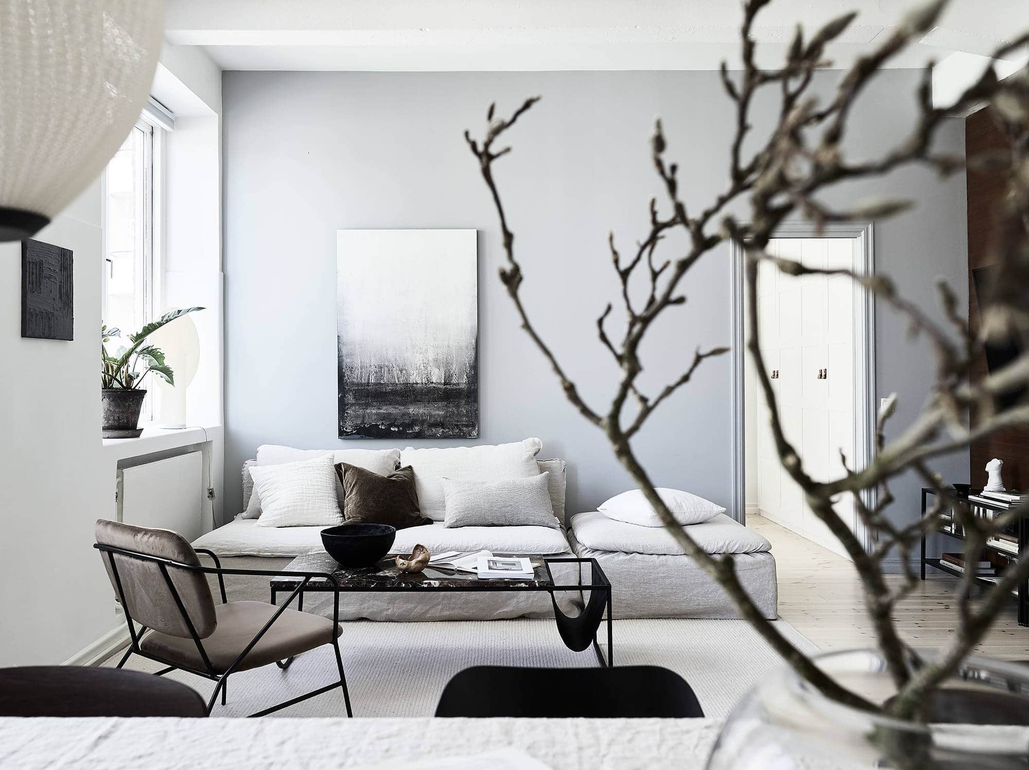 Home with blue-grey accents - COCO LAPINE DESIGNCOCO LAPINE DESIGN