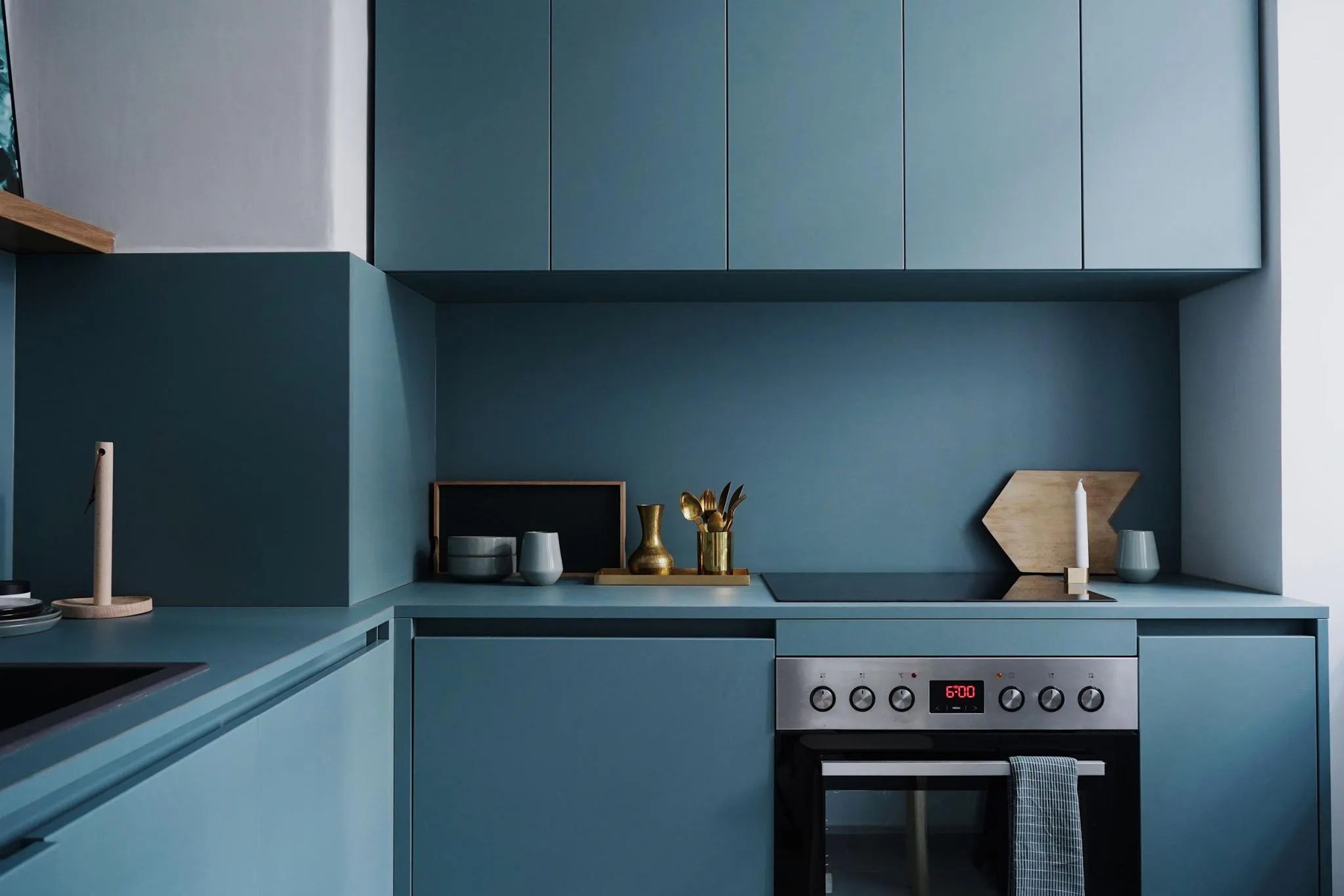 10 Stunning Kitchens with Teal Kitchen cabinets - COCO LAPINE DESIGNCOCO  LAPINE DESIGN, image size:2048x1366