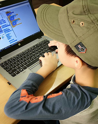 Codebeedo Academy Codebeedo Academy - Mobile Geometric Wallpapers for Desktop