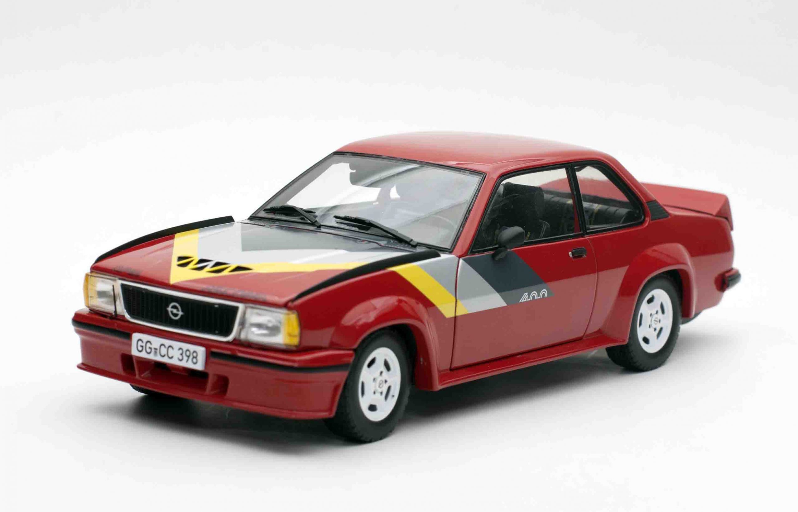 Sunstar - 5398 1/18 Opel Ascona 400 street car AO BOX 1