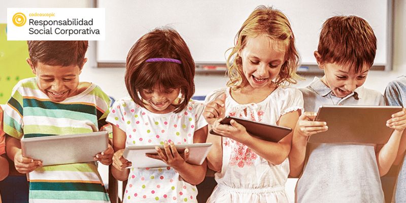 Codeoscopic Codeoscopic Entrega Las Ayudas De Su Proyecto Solidario - Premium Colorful Background Gallery - Retina