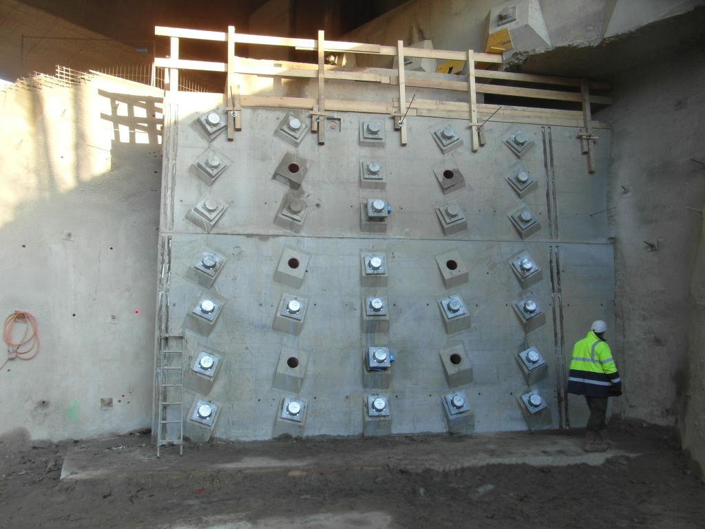 Pfeilerfuß- und Widerlagersicherungen A2 Südautobahn 2015 Bild 1