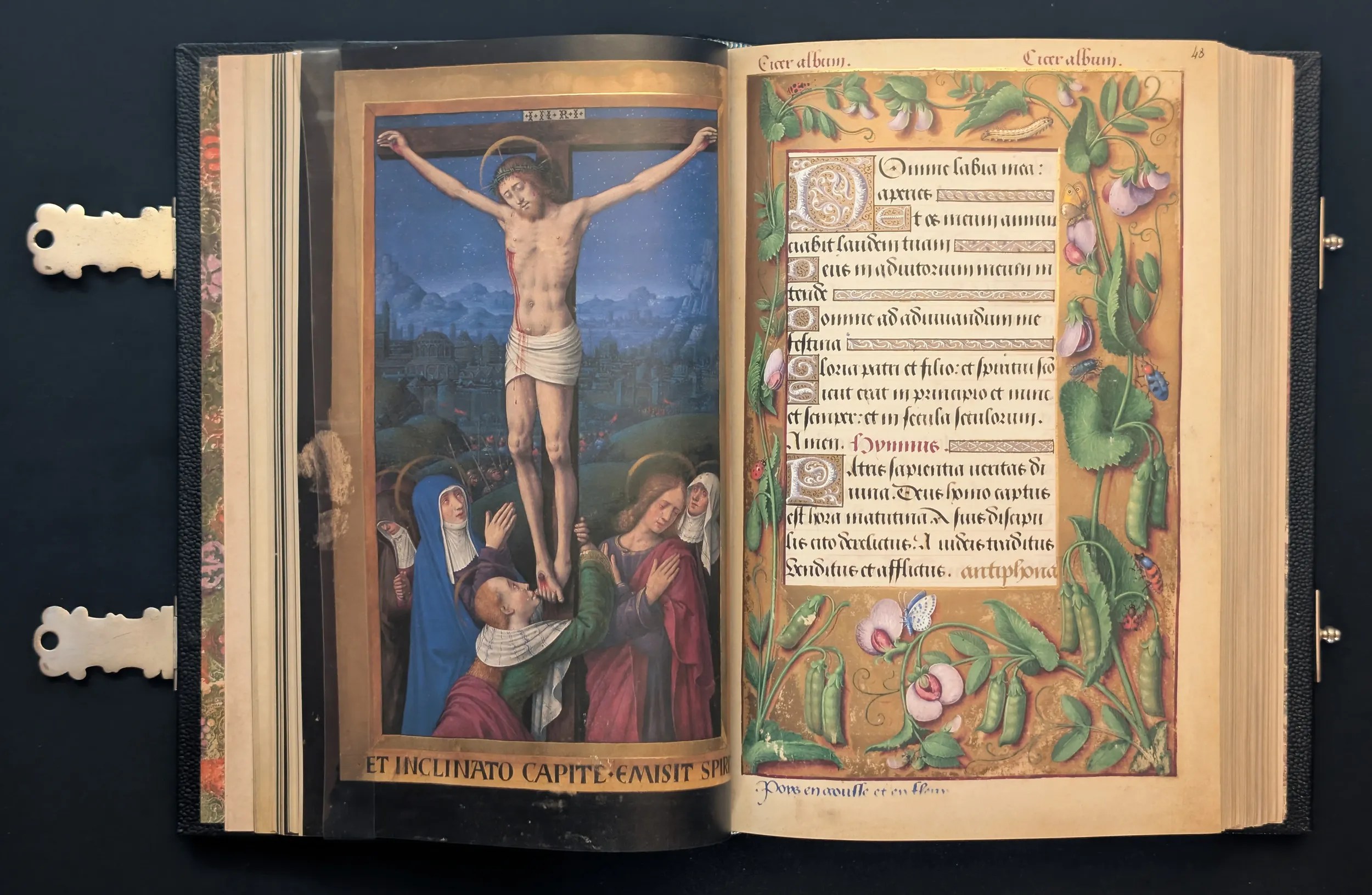 Grandes Horas de Ana de Bretaña, Editorial Moleiro, folio 47v La Crucifixión, 48r Inicio de las horas de la cruz